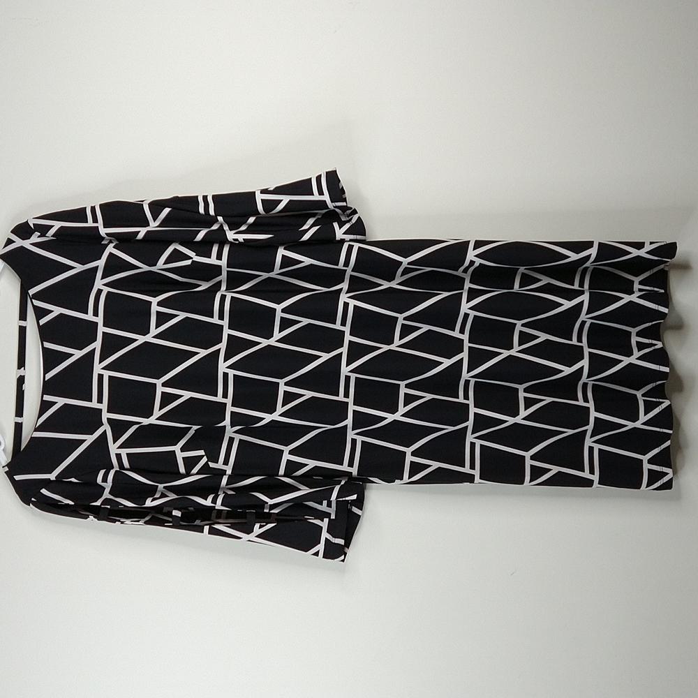 Women's Black | Cream Cut Out Sleeves Dress Size: L